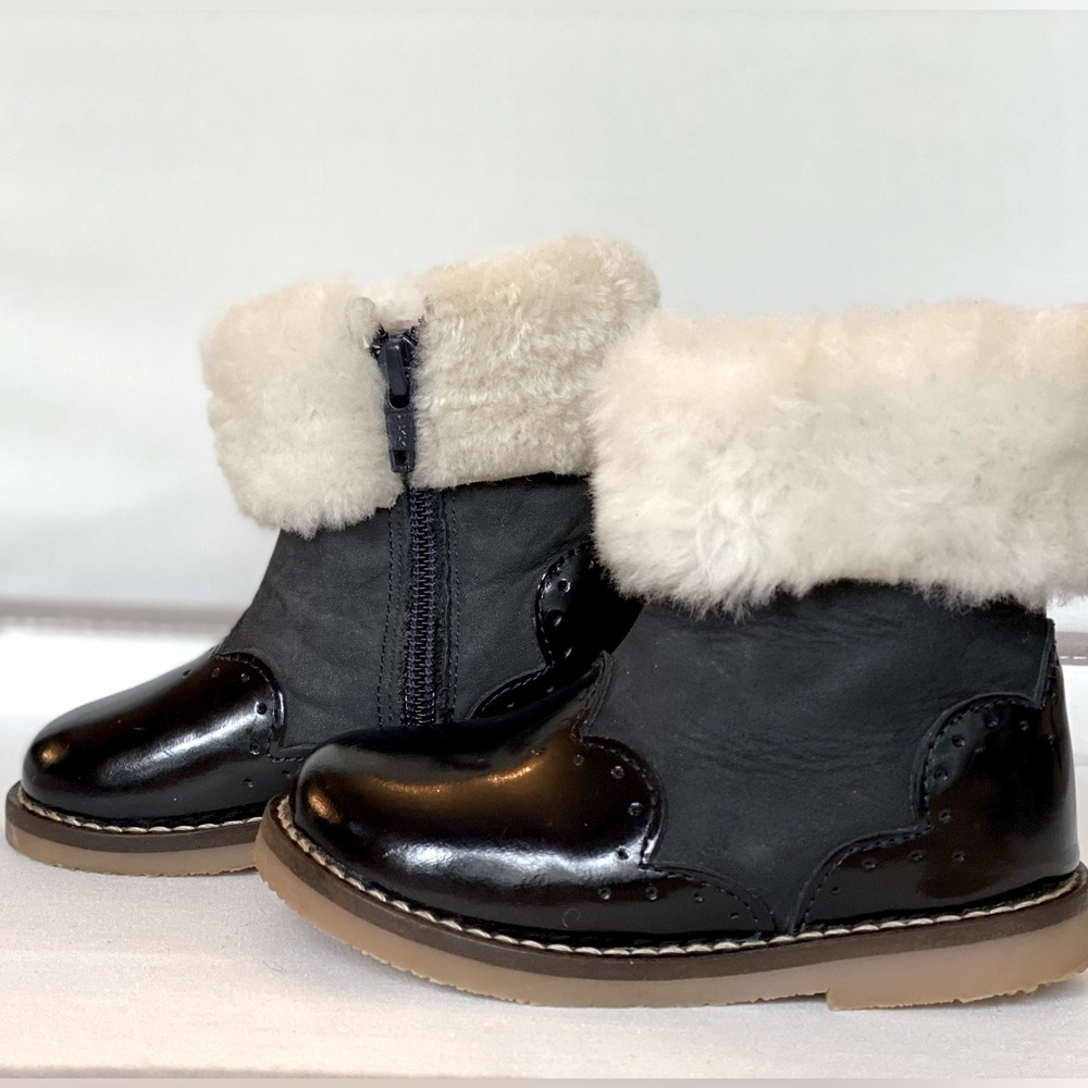 Jacadi navy blue winter boots with fur trim